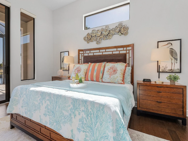 Luxurious Waterfront Retreat - 4 Bedroom Vacation Rental in Cape Coral